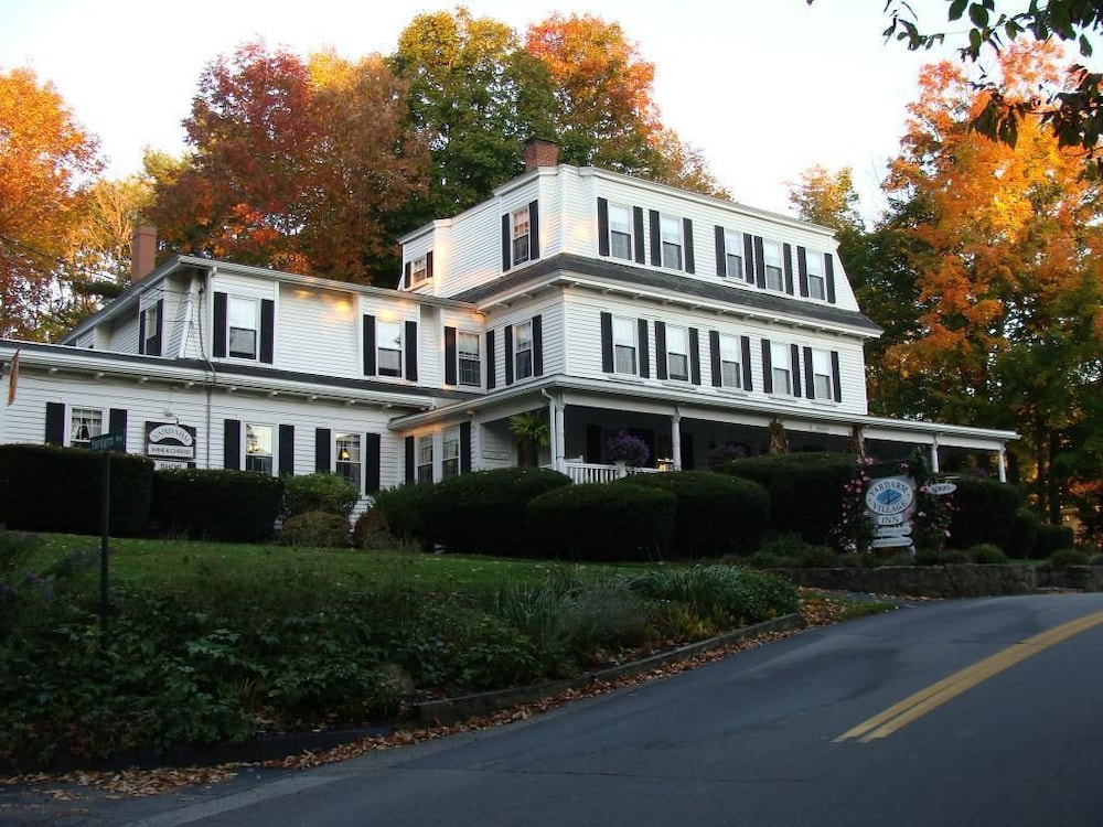 Yardarm Village Inn - photo 16
