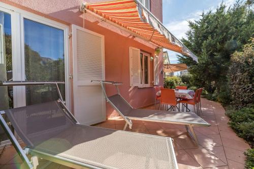 Moderne Ferienwohnung mit Garten Liegestuhl WiFi Klima — 4-Star Luxury Hotel in Baska, Croatia