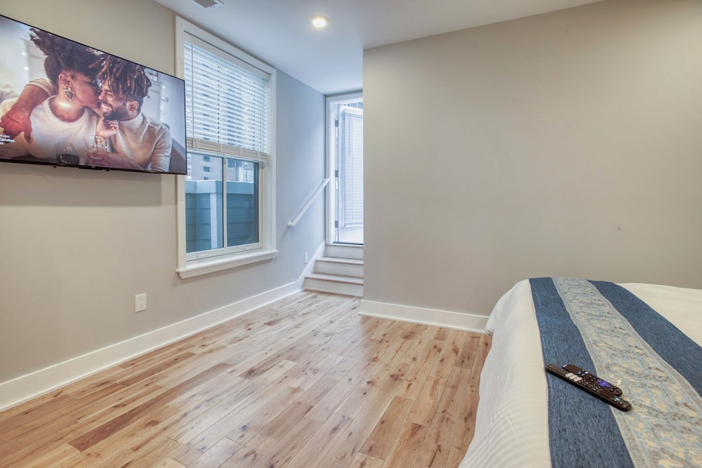 One Sky Loft - photo 3