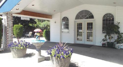 Anchor Riverfront Motel — hotel in Sicamous