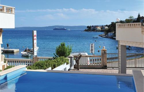 Eight Bedroom Holiday Home Okrug Gornji With Sea View 05 — 4-Star Luxury Hotel in Trogir, Croatia