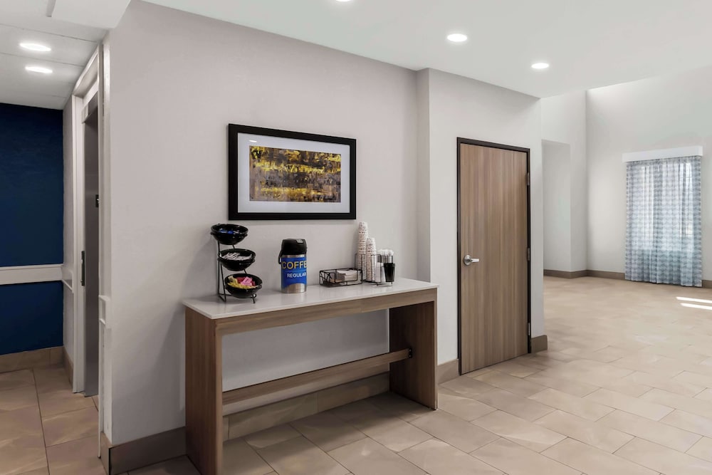 Quality Inn & Suites La Porte - photo 29