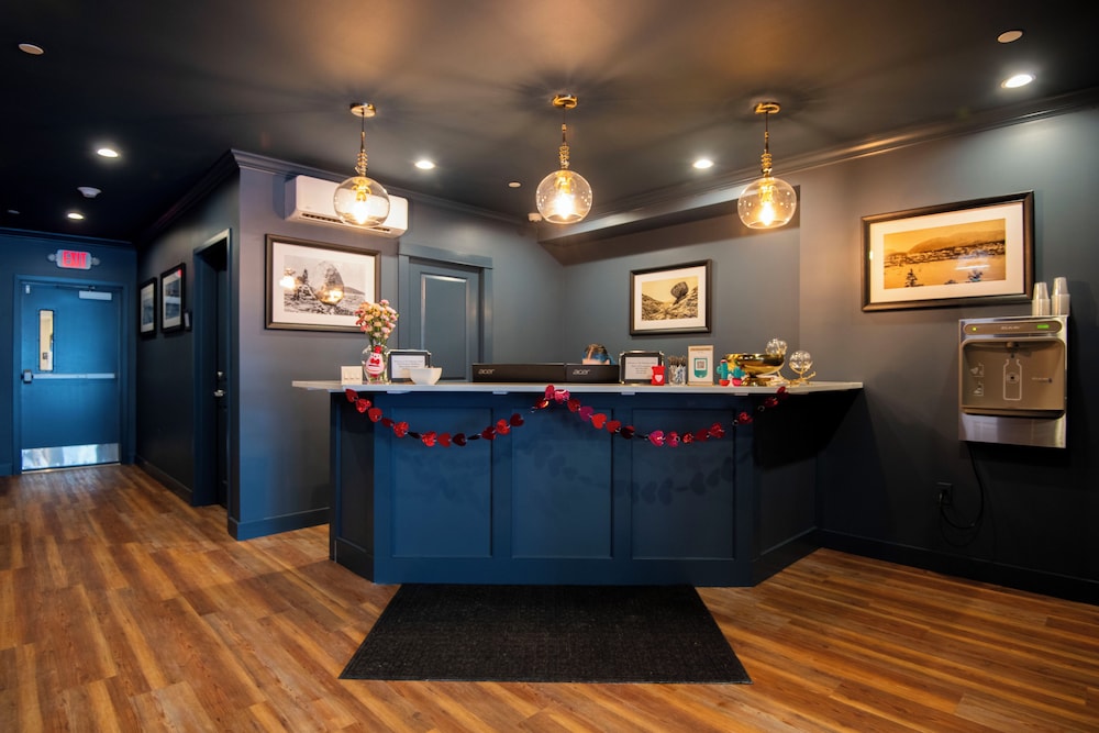 The Pathmaker Hotel - photo 3