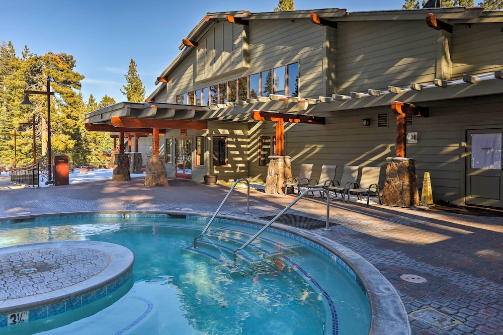 Free Ski Shuttle Spacious Northstar Resort Cabin - photo 3