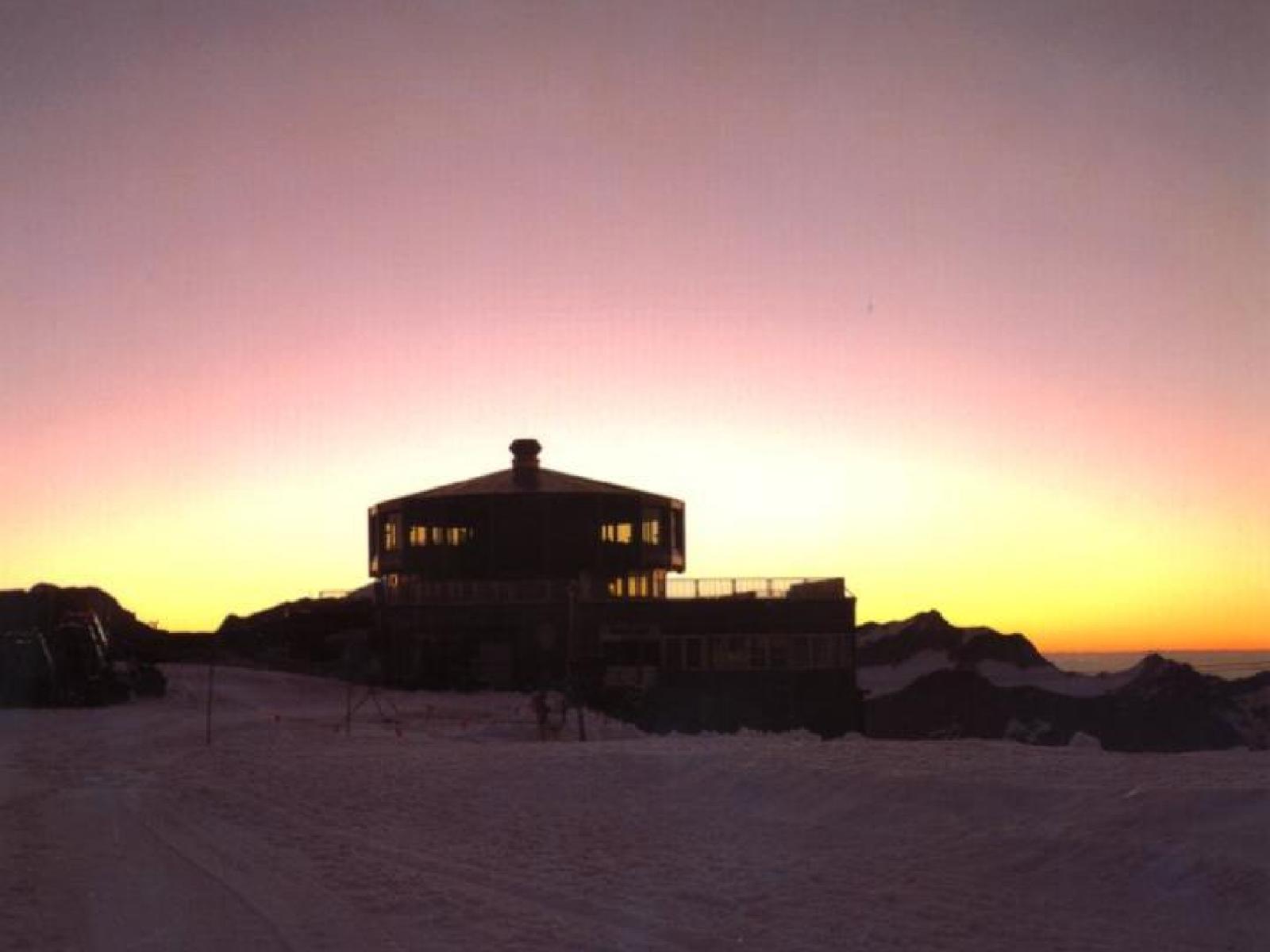 Chalet Flair — 4-Star Luxury Hotel in Saas-Fee, Switzerland