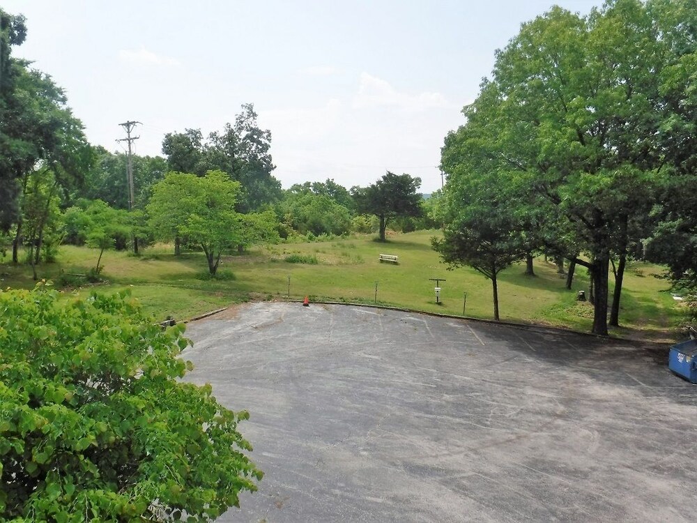 Colonial Mountain Inn - photo 50