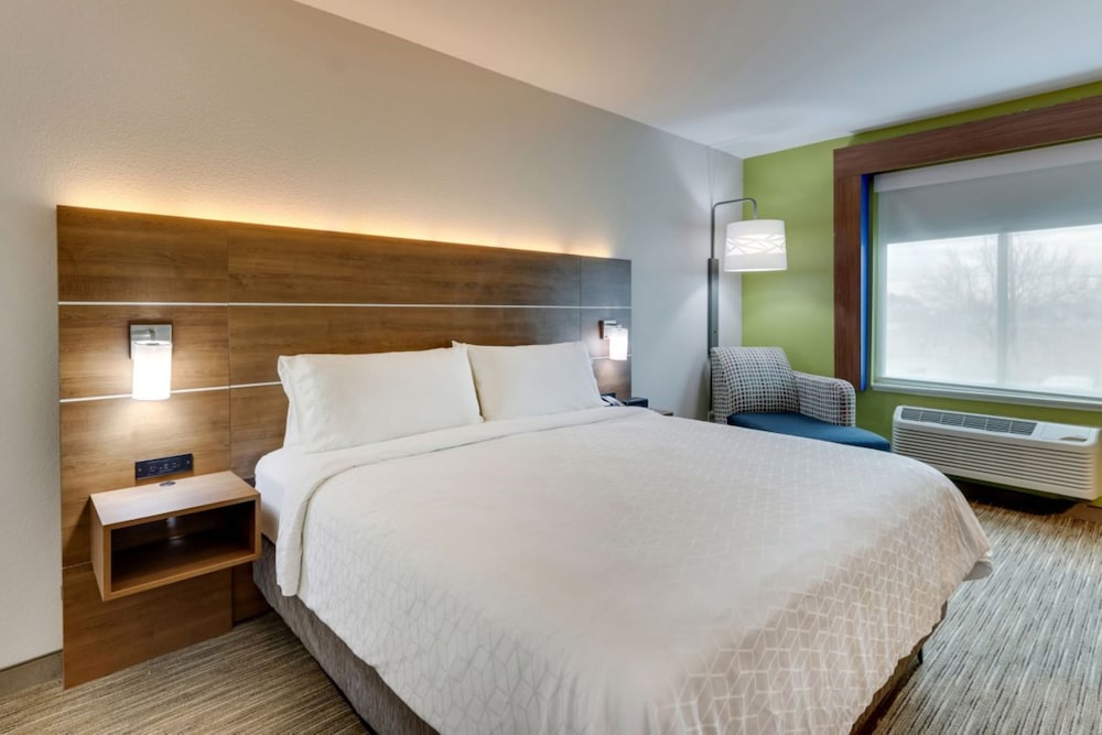 Holiday Inn Express Hotel and Suites Mankato East by IHG - photo 29