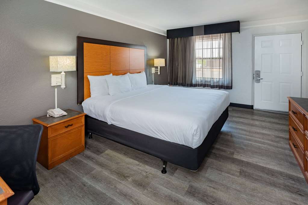 La Quinta Inn by Wyndham Laredo I 35 - photo 34