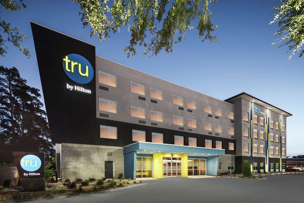 Tru by Hilton Savannah Midtown GA - featured photo
