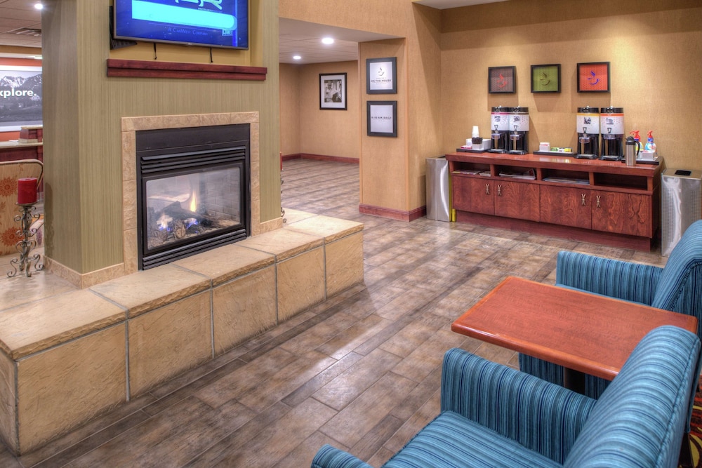 Hampton Inn & Suites Rifle - photo 6