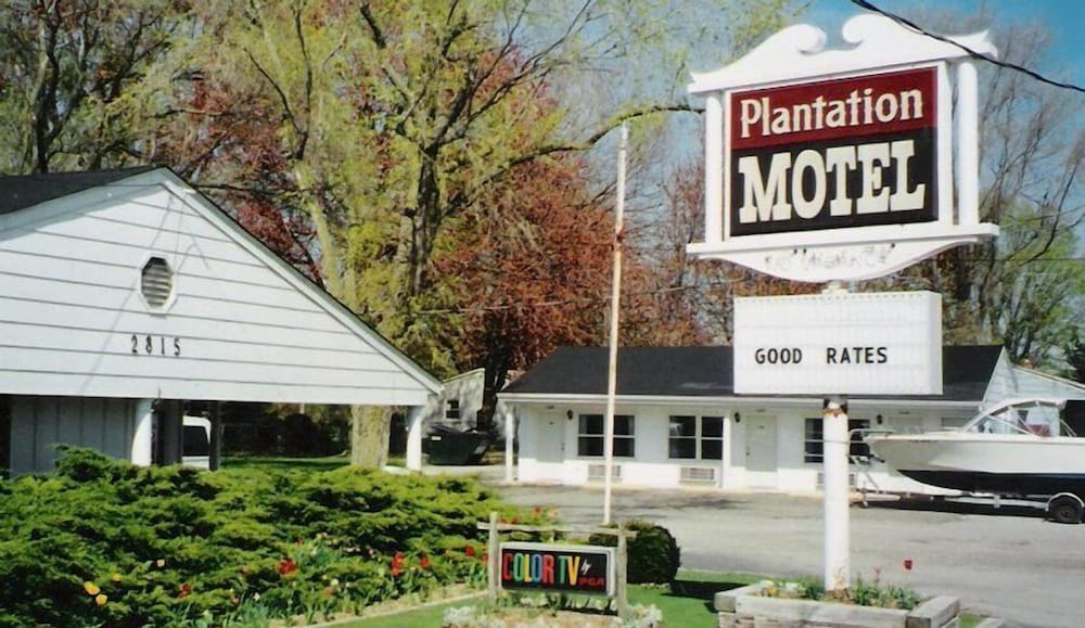 Plantation Motel in Huron, United States