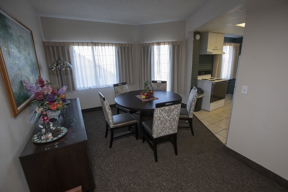 Hotel Grand Victorian - photo 11