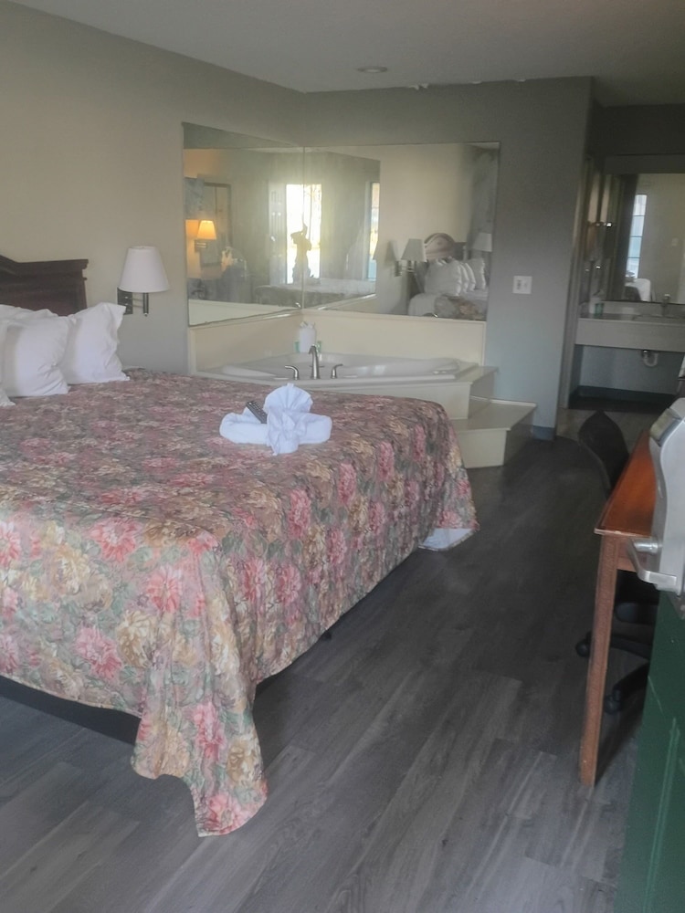 Americas Best Value Inn & Suites Slidell - photo 13