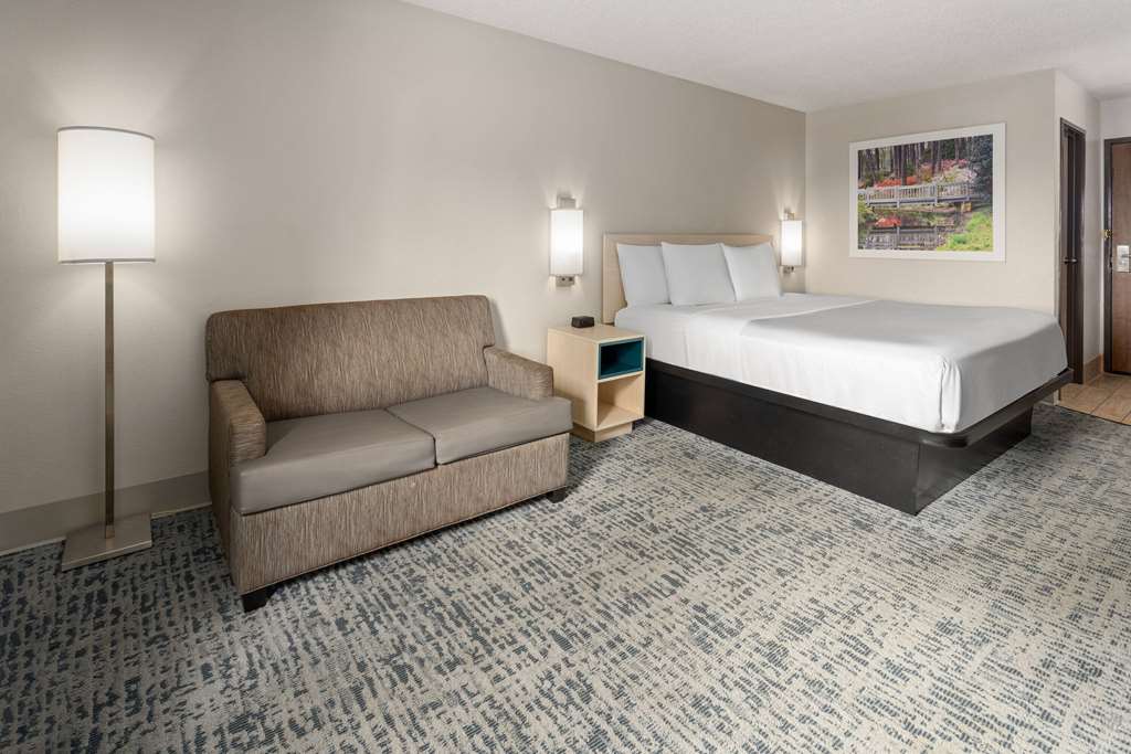 Baymont by Wyndham LaGrange - photo 12