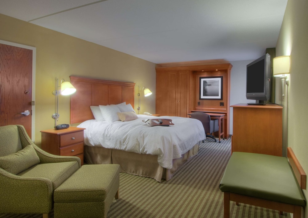 Hampton Inn Wheeling - photo 18