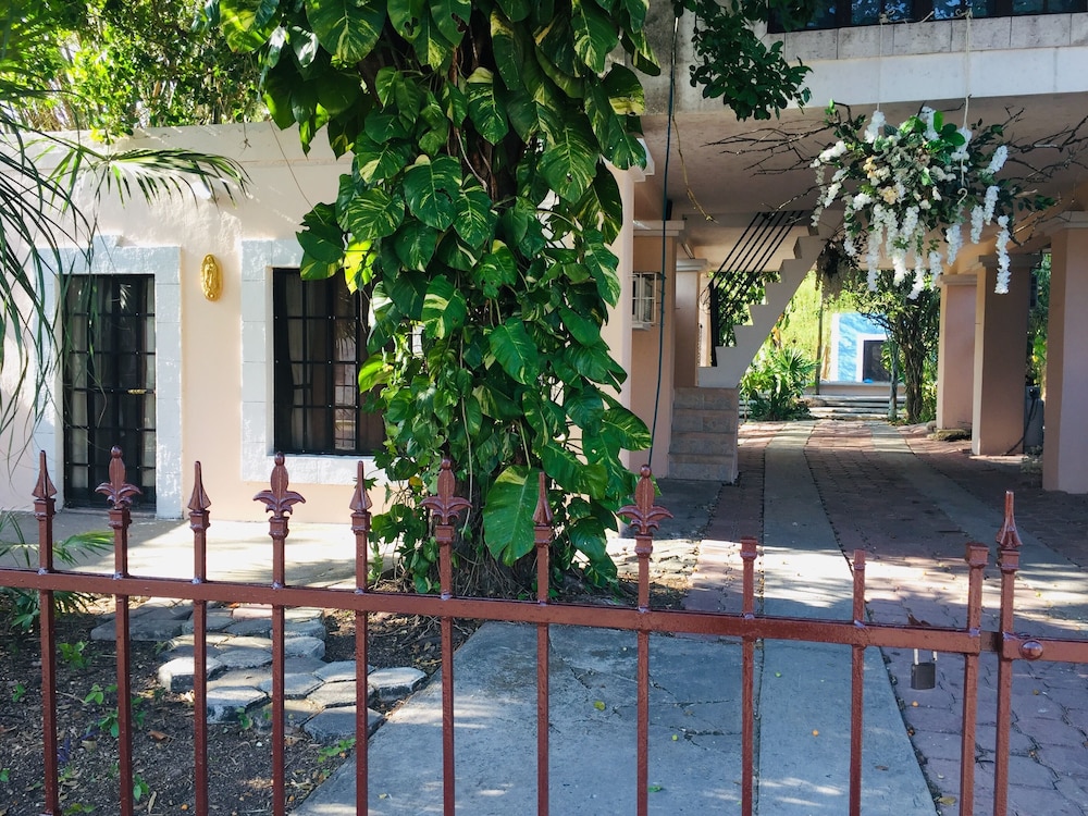 Hostal Y Camping Villa Mercedes 17776140 — Tizimin