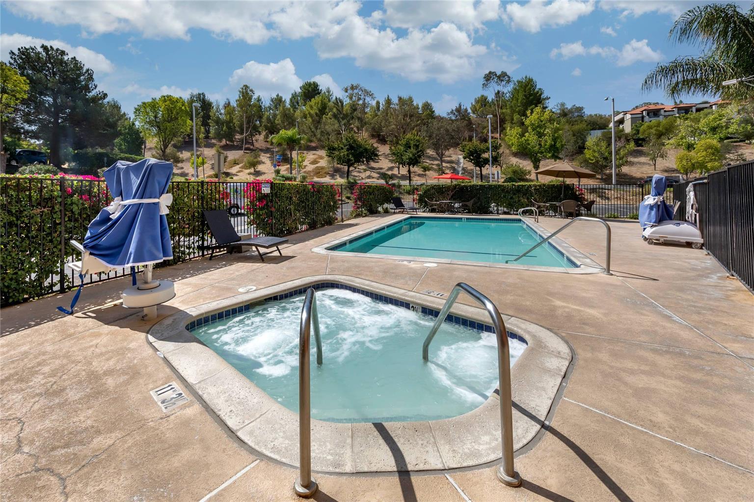 Comfort Suites Near Six Flags Magic Mountain - photo 25