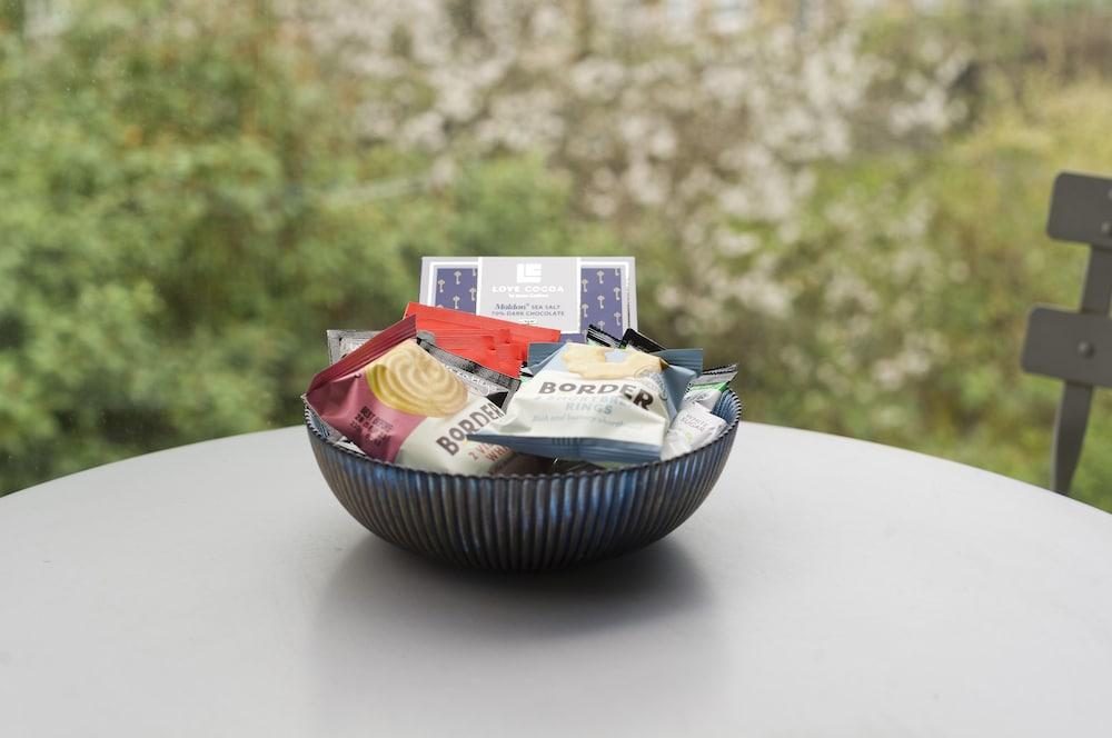 The Little Library — 4-Star Luxury Hotel in London, United Kingdom