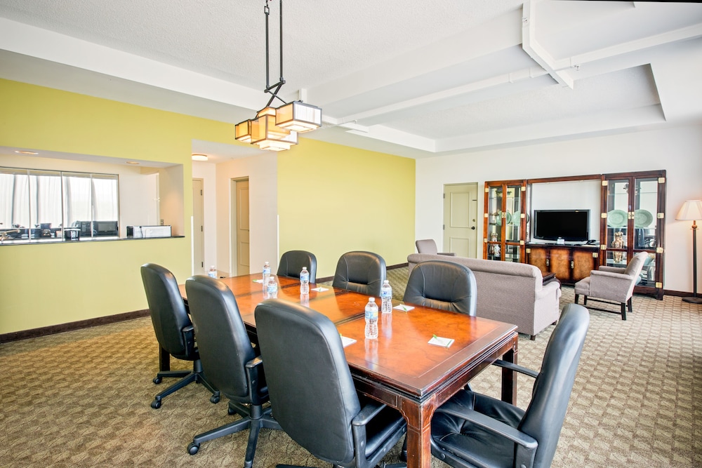 Holiday Inn Roanoke Tanglewood Rt 419&i581 an IHG Hotel - photo 2