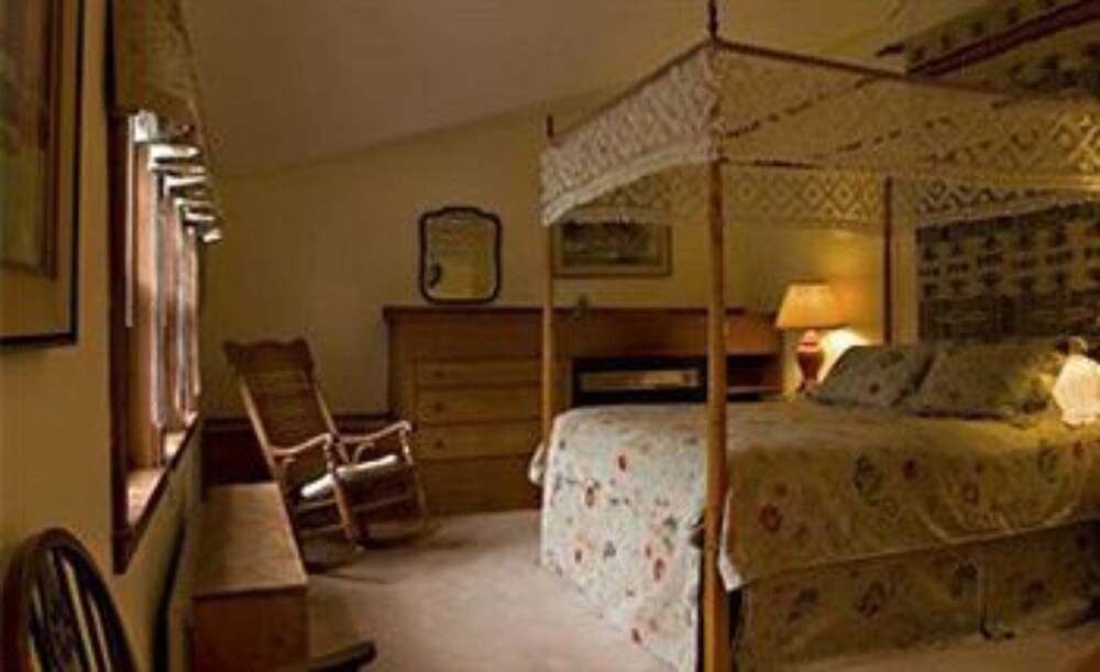 Arlington's West Mountain Inn - photo 31