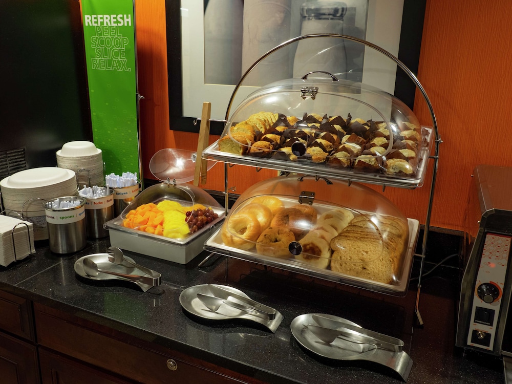 Hampton Inn Hazleton - photo 34