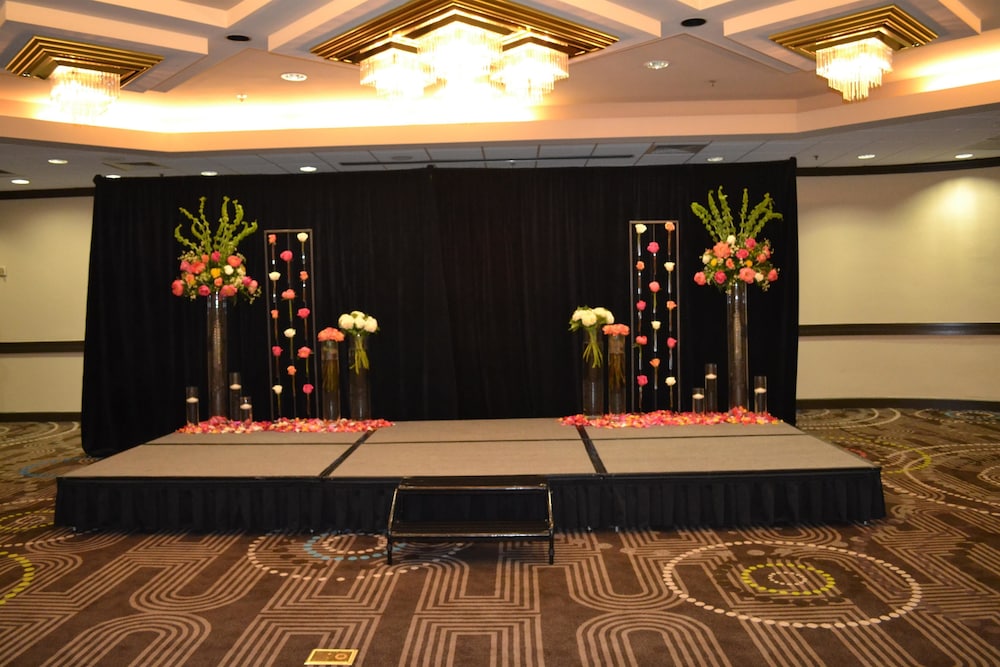 Doubletree by Hilton Houston Hobby Airport - photo 58