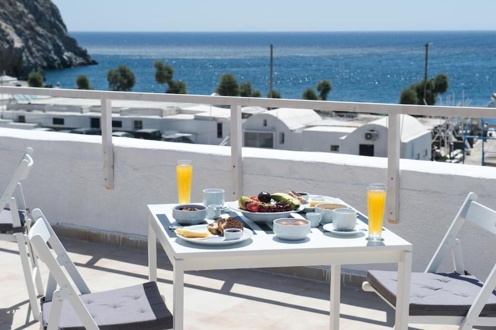 Sagma Beach Rooms - last minute hotel in Fira