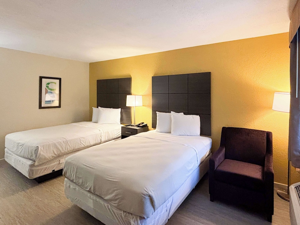 Sunset Inn Northlake - photo 6