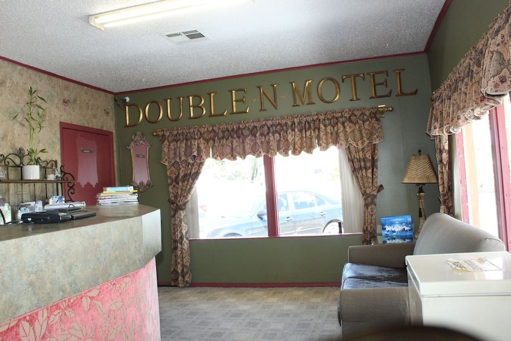 Double N Motel - photo 18