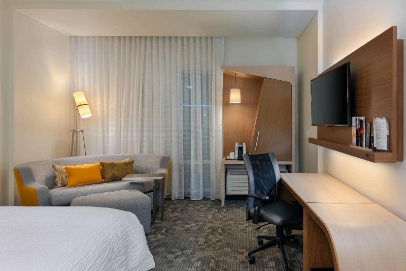 Courtyard by Marriott Savannah Airport - photo 30