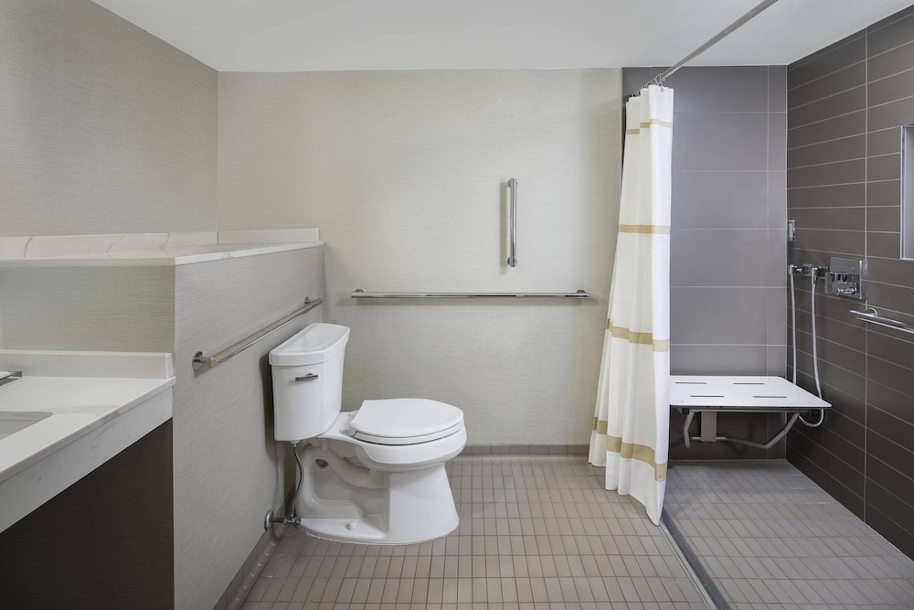 Houston Marriott South at Hobby Airport - photo 22