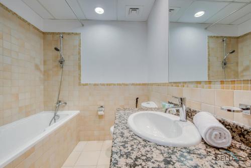 One Perfect Stay Shams 2 Dubai — 4-Star Luxury Hotel in Dubai, United Arab Emirates