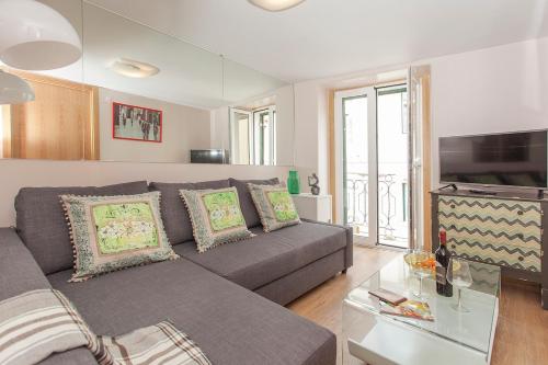 Principe Real 2 bedrooms 2 bathrooms AIR CON Wi Fi 2nd floor