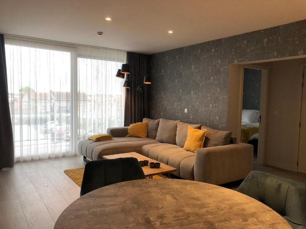 Acropolis Luxury Appartments I Hotelservice and parking in Middelkerke, Belgium