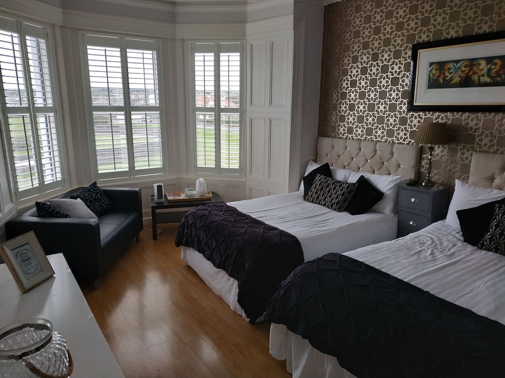 Mandalay — 4-Star Luxury Hotel in Portrush, United Kingdom