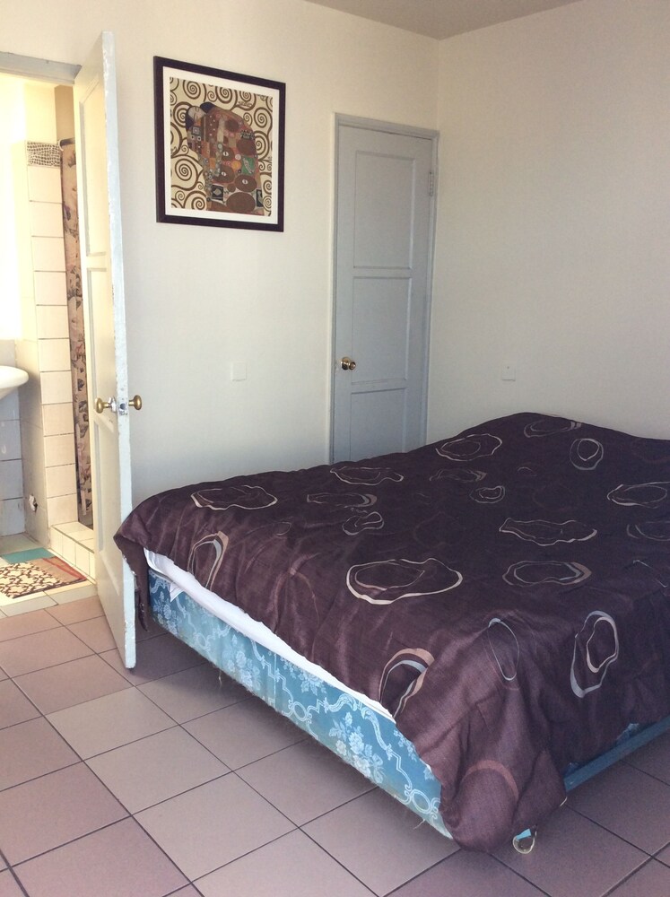 Pavilions Motel - photo 14