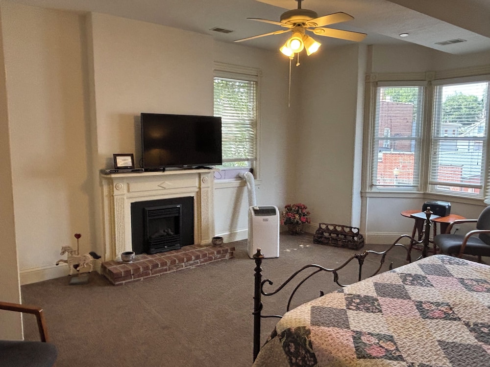Hermann Crown Suites - photo 102
