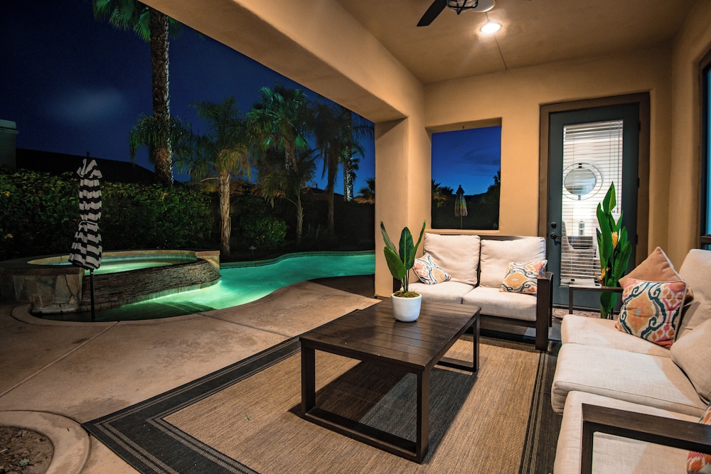 5BR Resort Style Entertainer with Pool Spa BBQ - photo 20