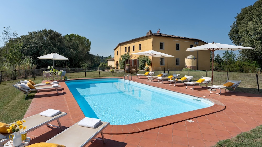 Villa Montefalconi 11 Emma Villas — 4-Star Luxury Hotel in Peccioli, Italy