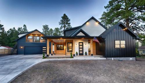 Luxury Modern Family Vacation Bison Ridge Retreat — 4-Star Luxury Hotel in Show Low, United States