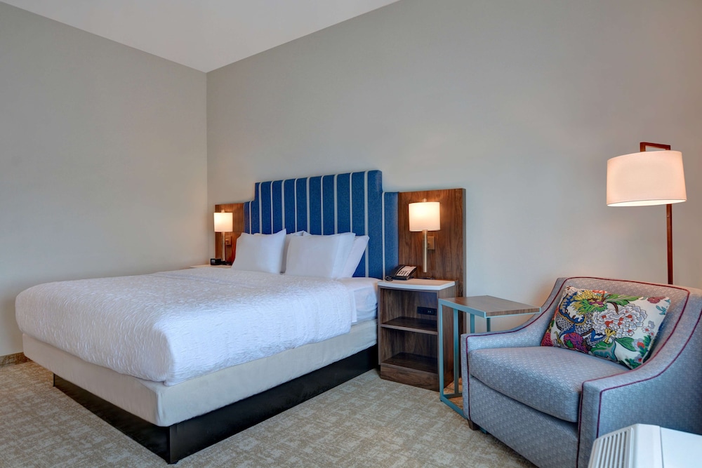 Hampton Inn & Suites Nashville Downtown Capitol View - photo 13