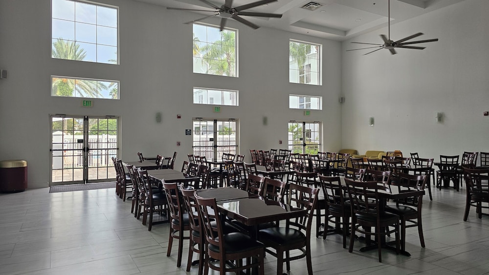 Montreal Suites Orlando By Ihg - photo 30