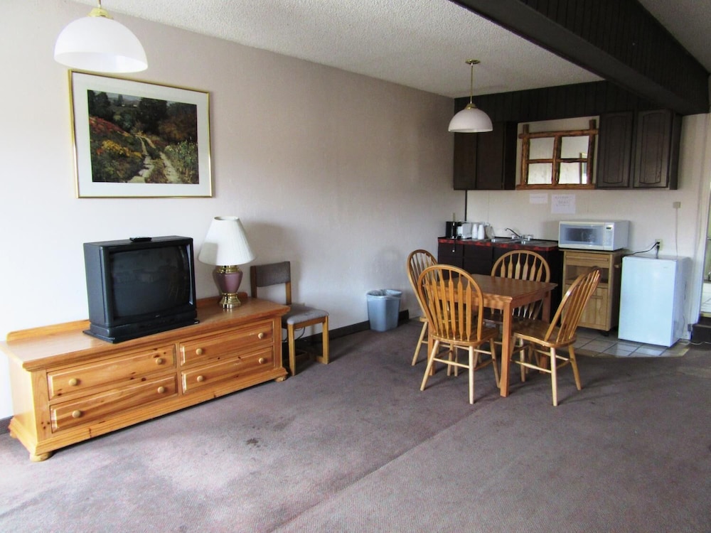 Yellowstone Country Inn - photo 30
