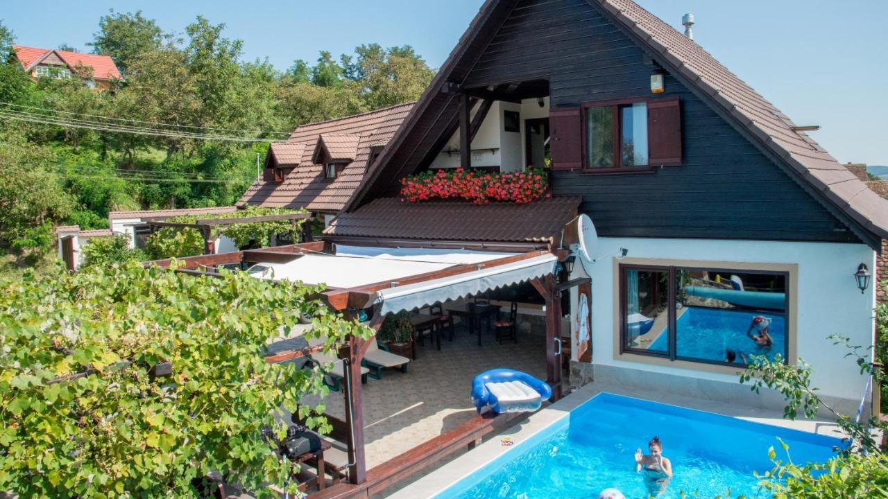 Casa Din Vale — 4-Star Luxury Hotel in Vale, Romania