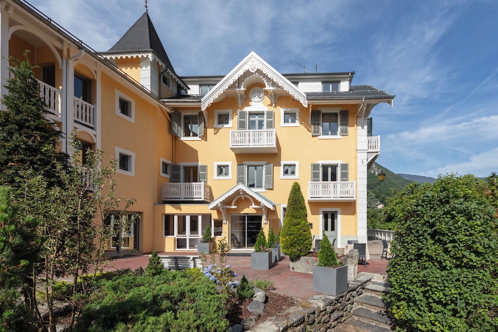 Le Belvédère - carbon neutral hotel in Les Allues