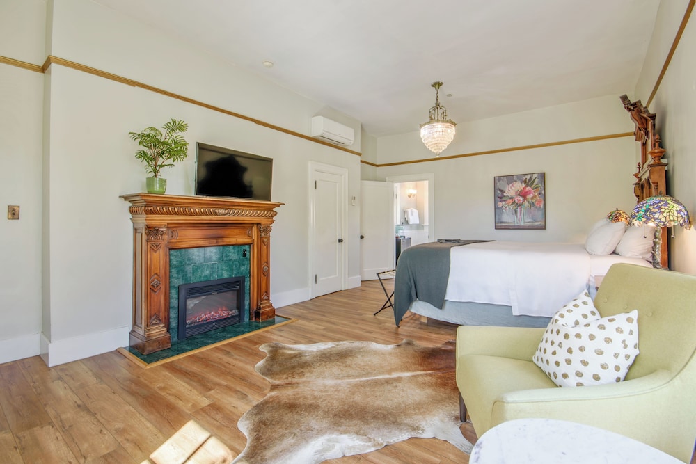 Cedar Gables Inn - photo 14