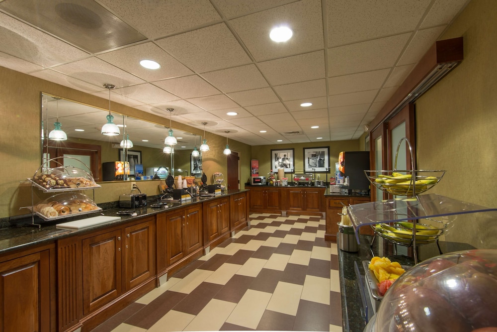 Hampton Inn Mount Airy - photo 40