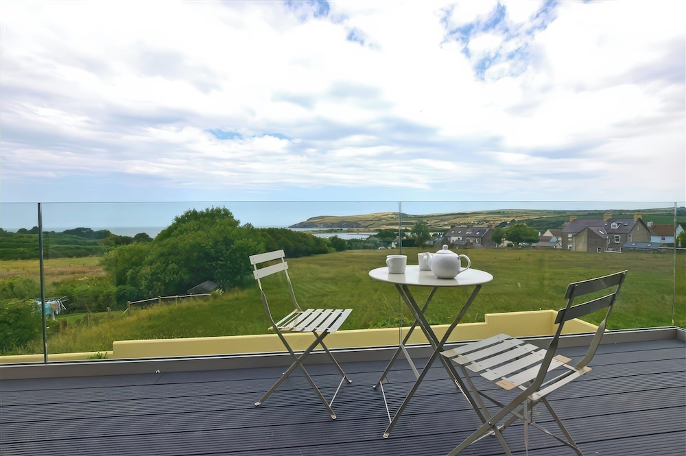 The Willows — 4-Star Luxury Hotel in Newport, United Kingdom