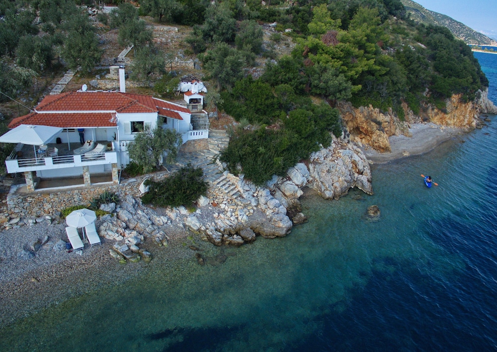 Fisherman's Cottage — 4-Star Luxury Hotel in Agios Dimitrios, Greece