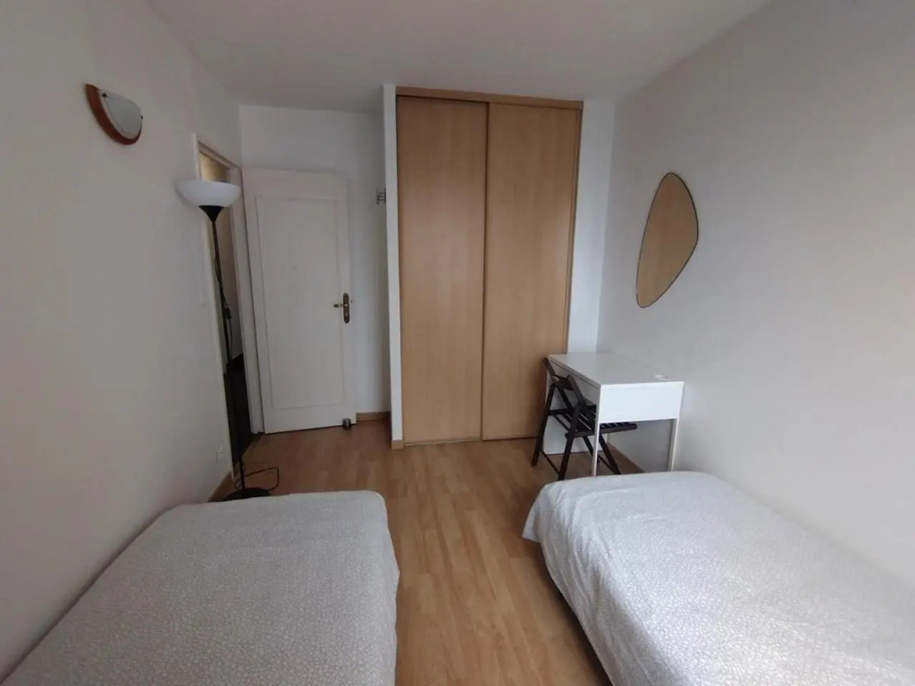 5 mn walk Metro La Defense 3BR 8Pers in Puteaux, France